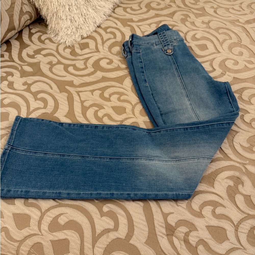 Whitehouse Blackmarket jeans. Boot cut hight rise size 4 short. - Picture 5 of 12
